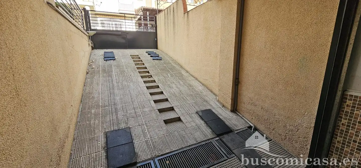 Aparcament de Casa adosada en venda en Maracena amb Aire condicionat, Calefacció i Terrassa