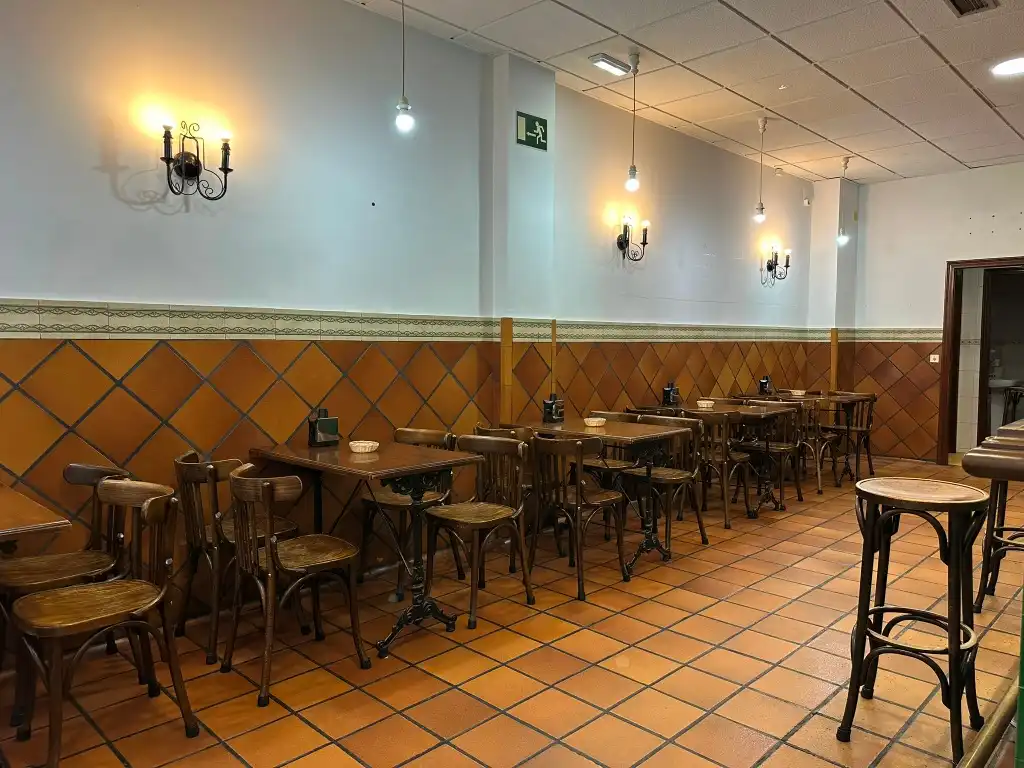 Local de alquiler en Gijón  con Amueblado