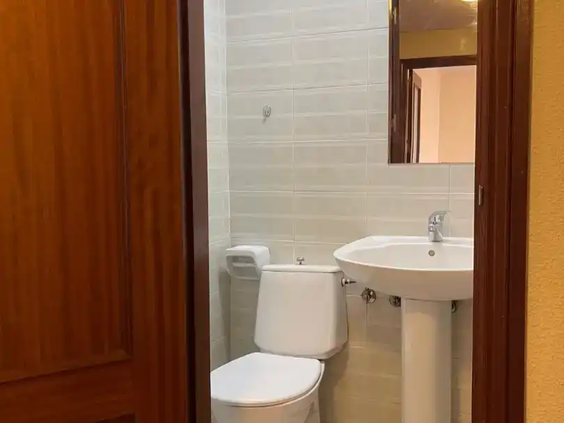 Badezimmer von Wohnung zur Miete in Avenida Europa