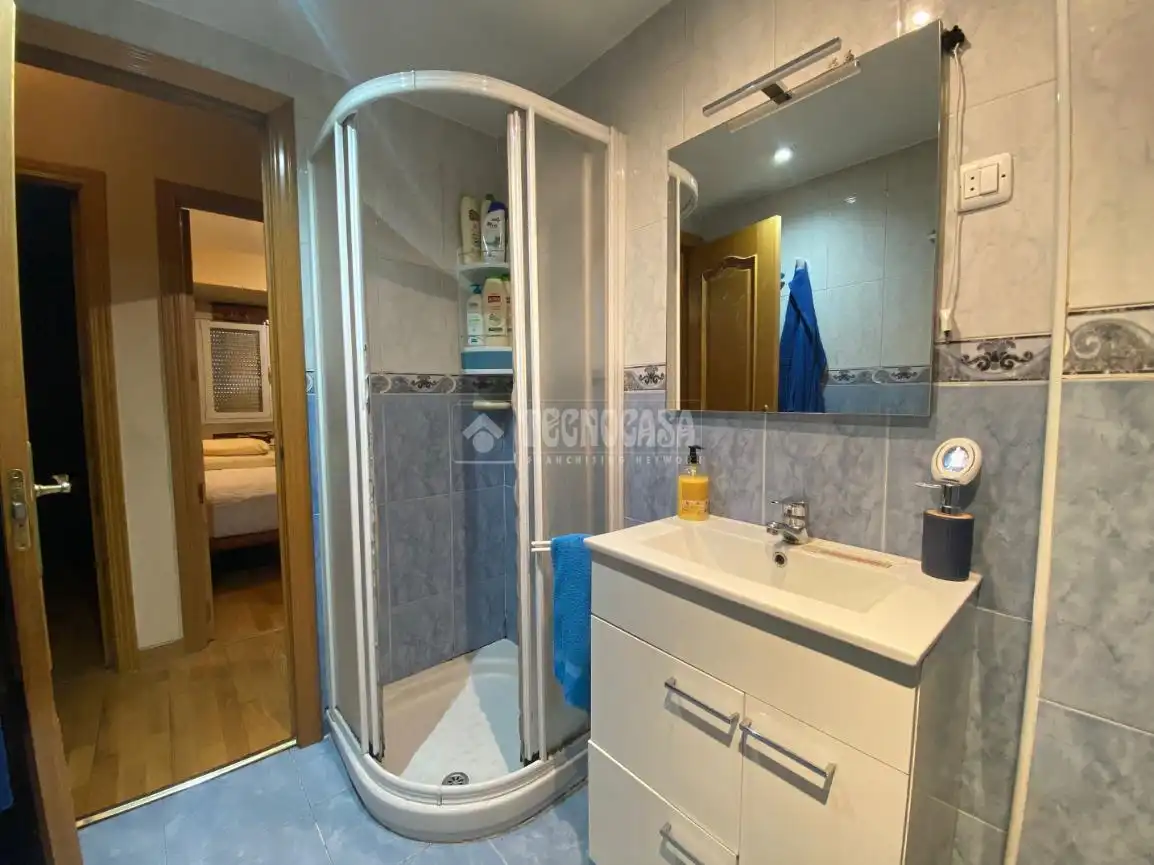 Badezimmer von Wohnung zum Verkauf in Alcobendas mit Klimaanlage