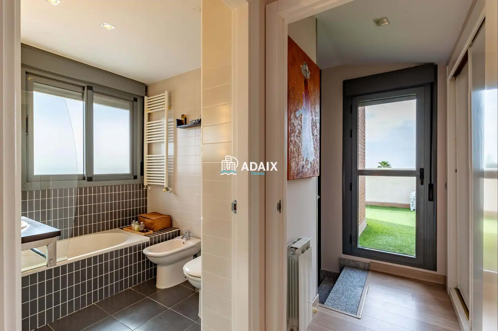 Badezimmer von Dachboden zum Verkauf in Cáceres mit Klimaanlage, Heizung und Terrasse