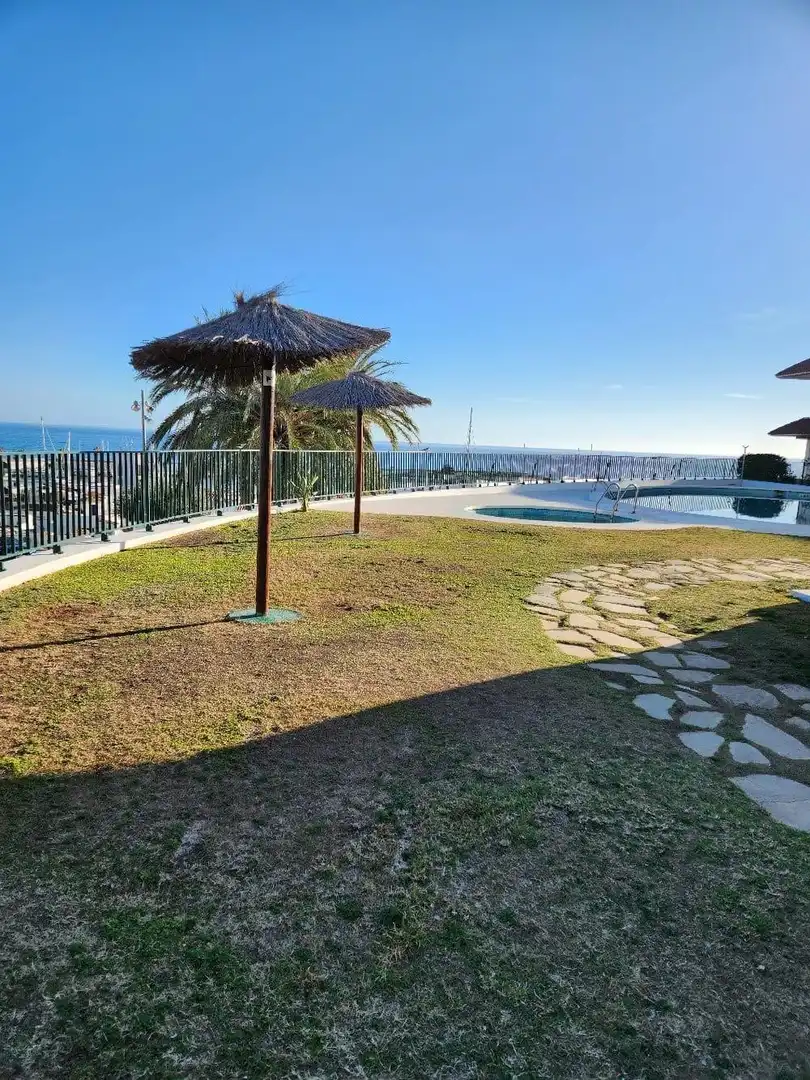 Schwimmbecken von Wohnung zur Miete in Sitges mit Klimaanlage, Privatgarten und Terrasse