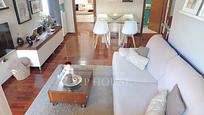 Sala d'estar de Pis en venda en Badalona amb Aire condicionat, Calefacció i Parquet