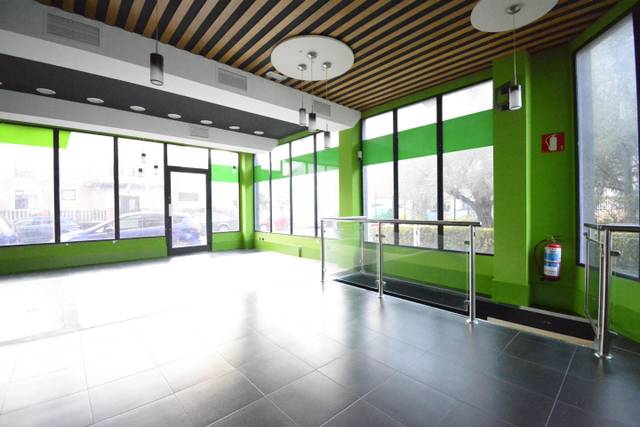 Local comercial en Venta en Menéndez Pelayo en Colindres