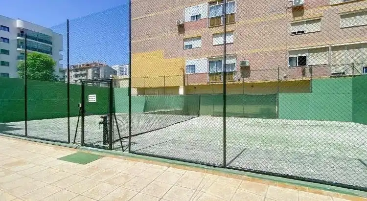 Parking de Piso en venta en Málaga con Aire acondicionado, Parquet y Piscina comunitaria