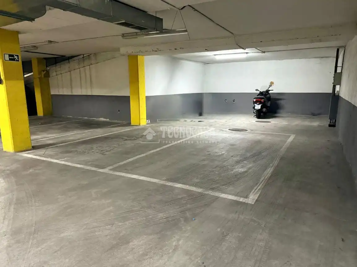 Parking de Piso en venta en Madrid con Calefacción