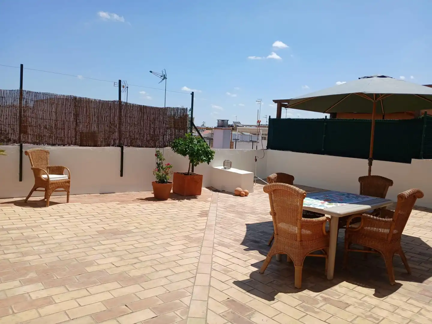 Terrace of Attic for rent in Sevilla  with Air Conditioner and Furnished