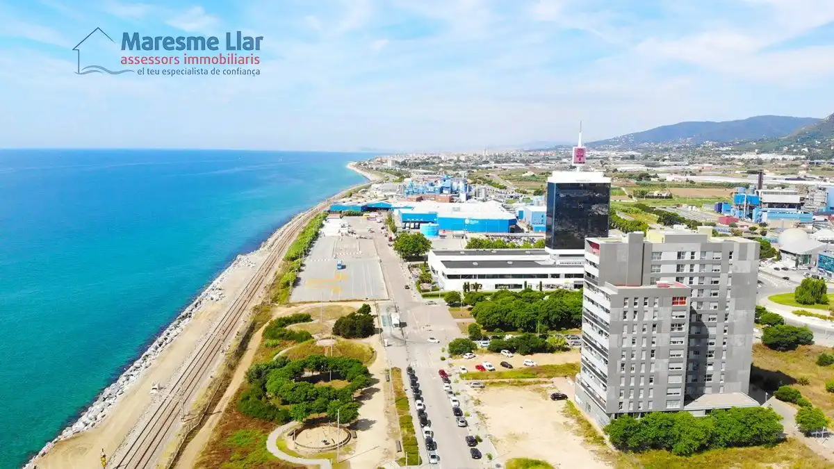 Piso en venta en Mataró con Calefacción, Parquet y Terraza