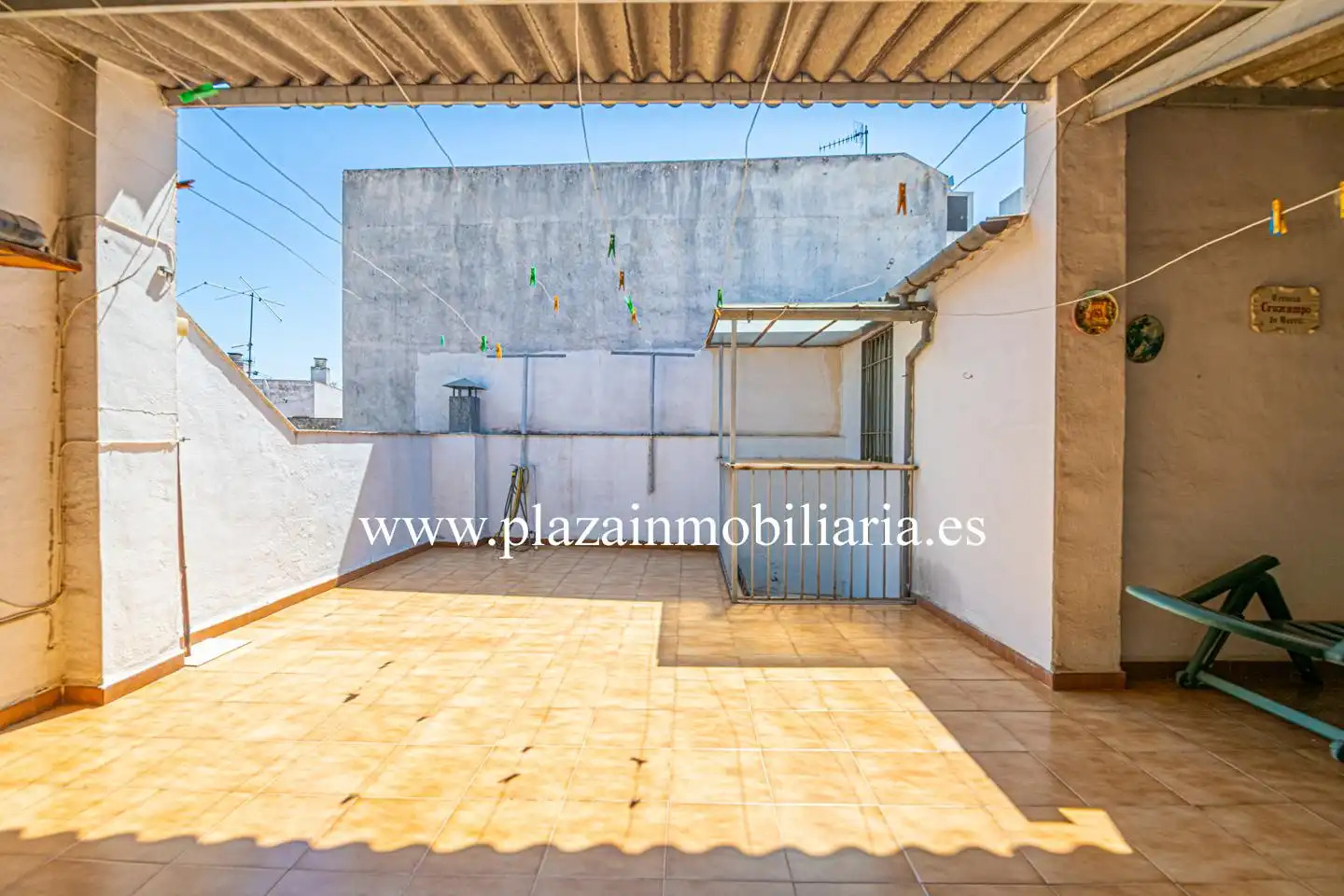 Vista exterior de Casa o xalet en venda en Lucena amb Aire condicionat, Terrassa i Traster