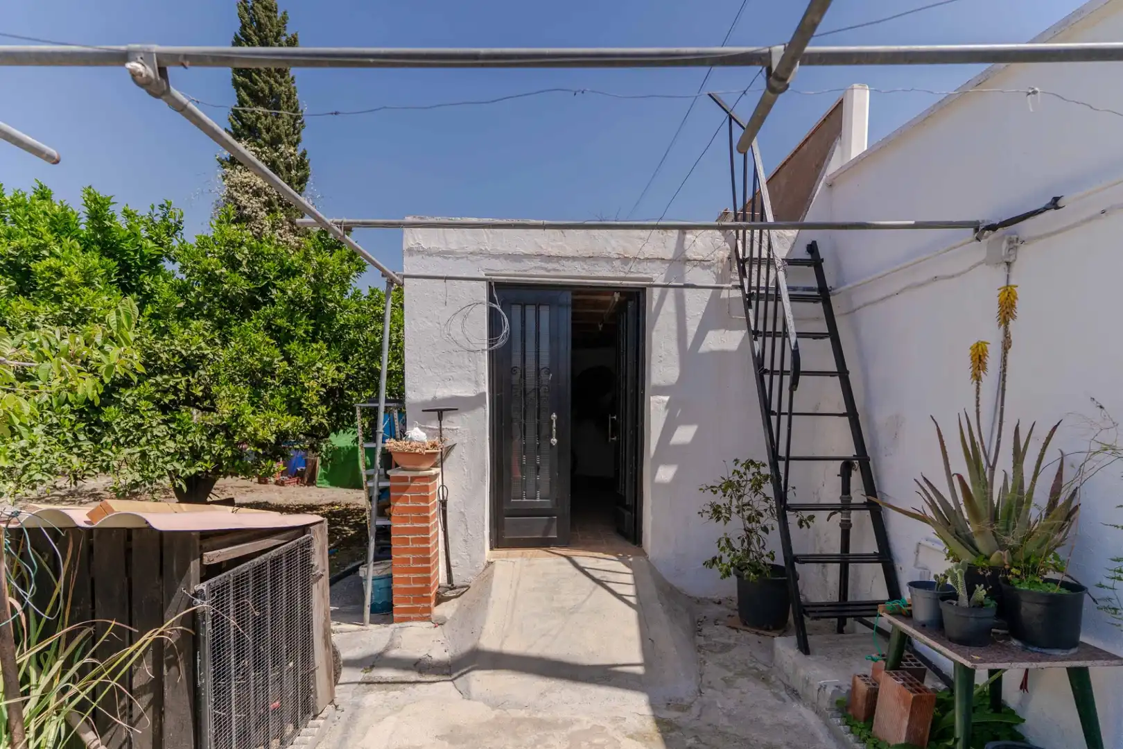 Außenansicht von Country house zum Verkauf in Motril mit Heizung, Abstellraum und Schwimmbad