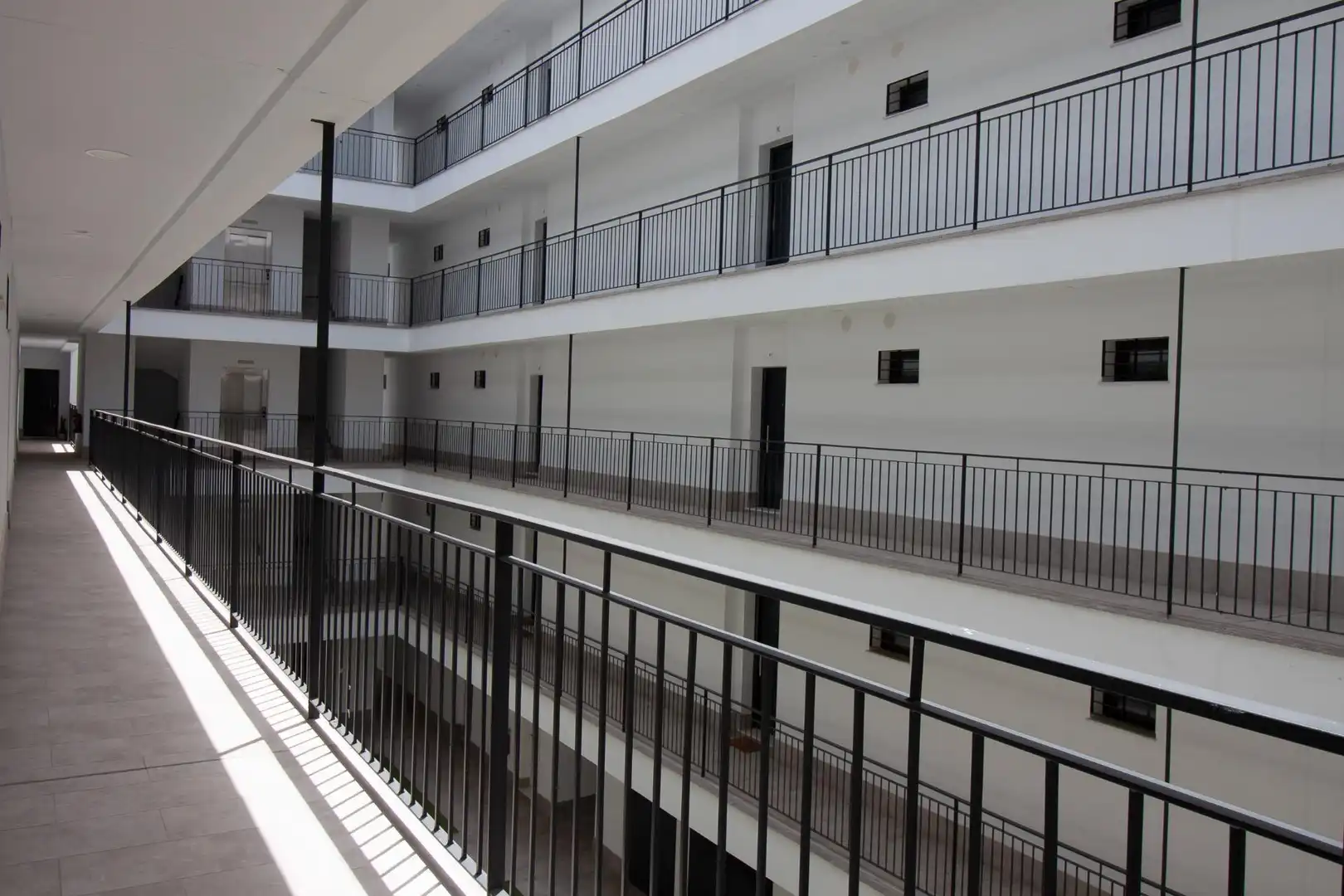 Vista exterior de Piso de alquiler en La Rinconada con Aire acondicionado, Jardín privado y Terraza