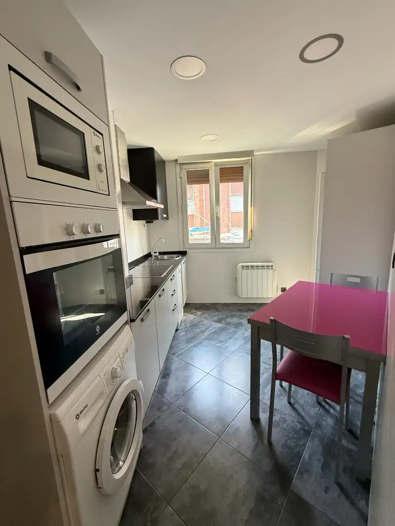 Cocina de Piso en venta en Bilbao  con Calefacción y Amueblado