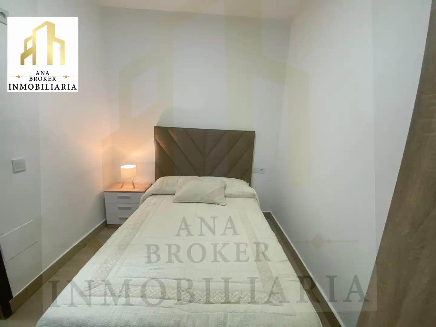 Bedroom of Flat for sale in Ronda  with Furnished