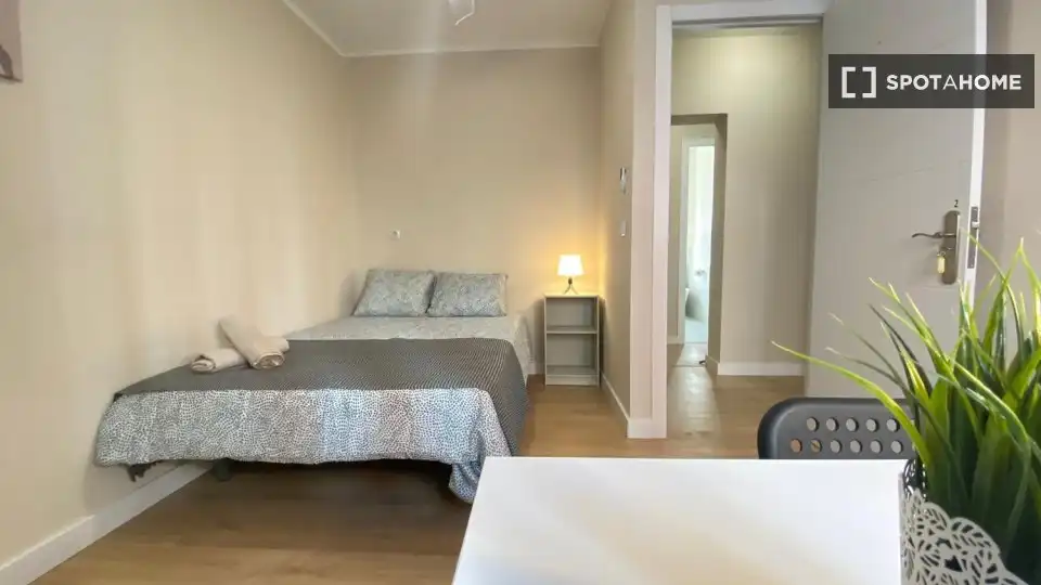 Habitación de Piso de alquiler en Madrid con Aire acondicionado, Calefacción y Amueblado