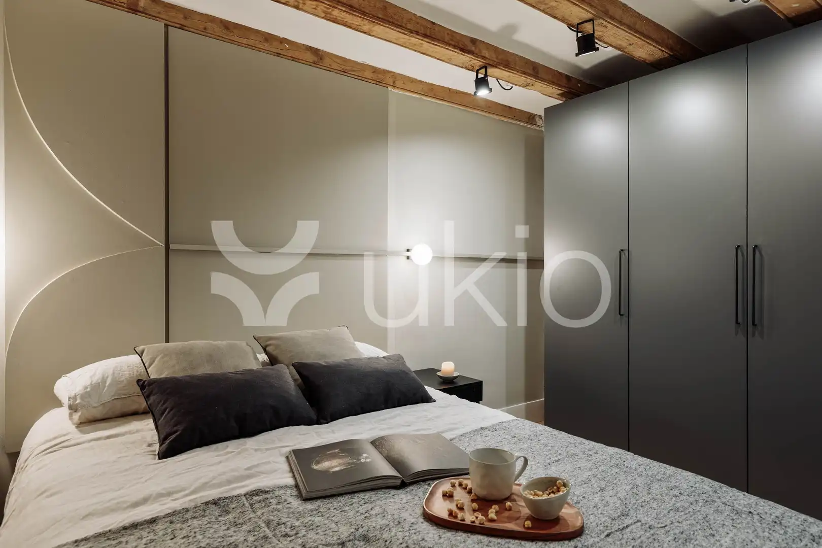 Habitación de Apartamento de alquiler en Barcelona con Aire acondicionado, Calefacción y Amueblado