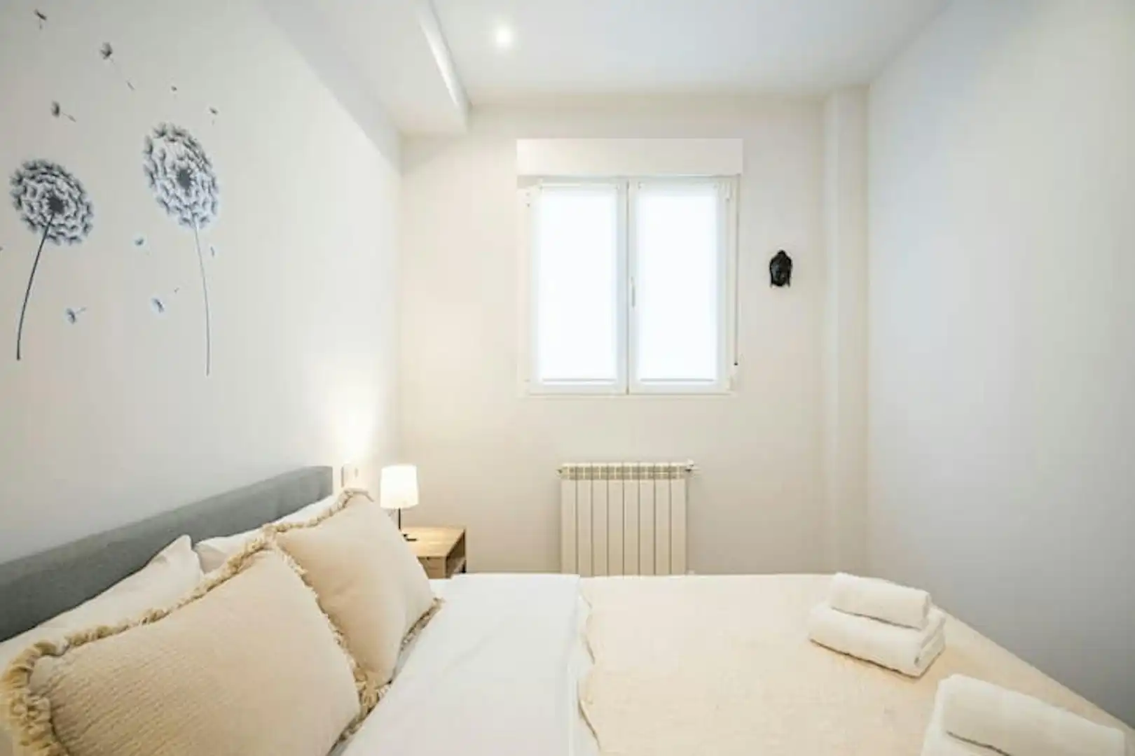 Bedroom of Flat for rent in Madrid  with Air Conditioner, Furnished and Washing machine