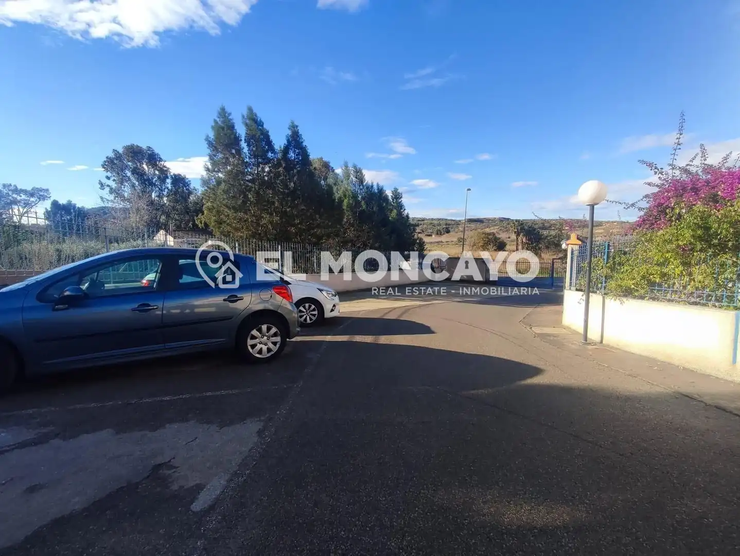 Parking of Houses for sale in Guardamar del Segura  with Air Conditioner, Heating and Private garden