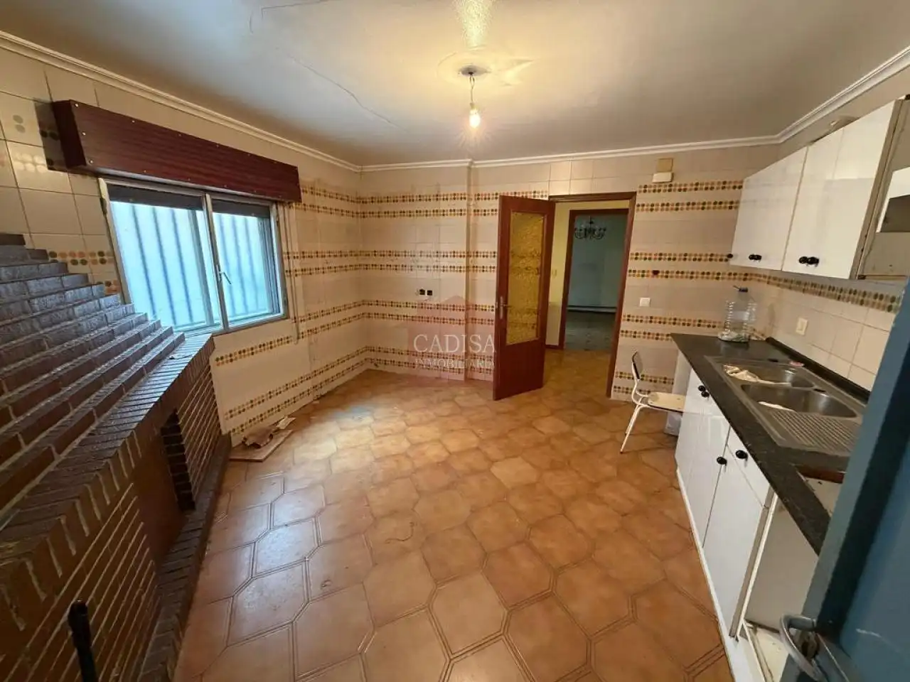 Cuina de Casa o xalet en venda en Carbajosa de la Sagrada amb Calefacció, Jardí privat i Terrassa