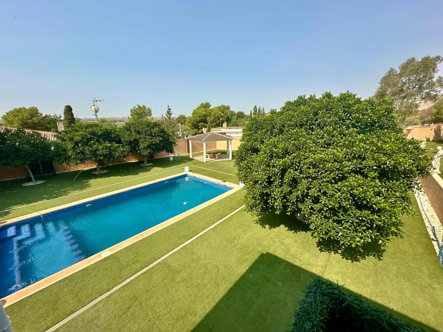 Piscina de Casa o xalet en venda en Alicante / Alacant amb Aire condicionat, Jardí privat i Terrassa