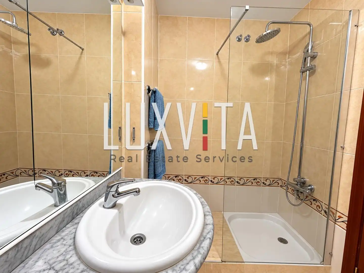 Bathroom of Flat for sale in Las Rosas