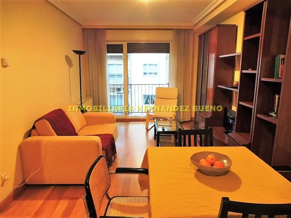 Sala de estar de Piso de alquiler en Salamanca con Calefacción, Amueblado y Balcón