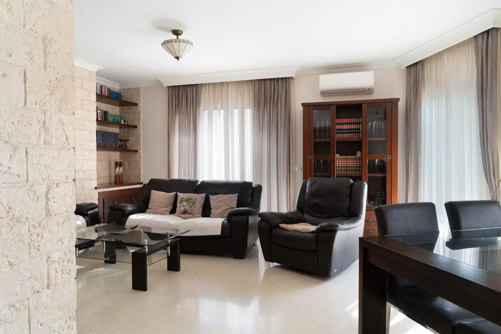 Sala d'estar de Àtic en venda en Estepona