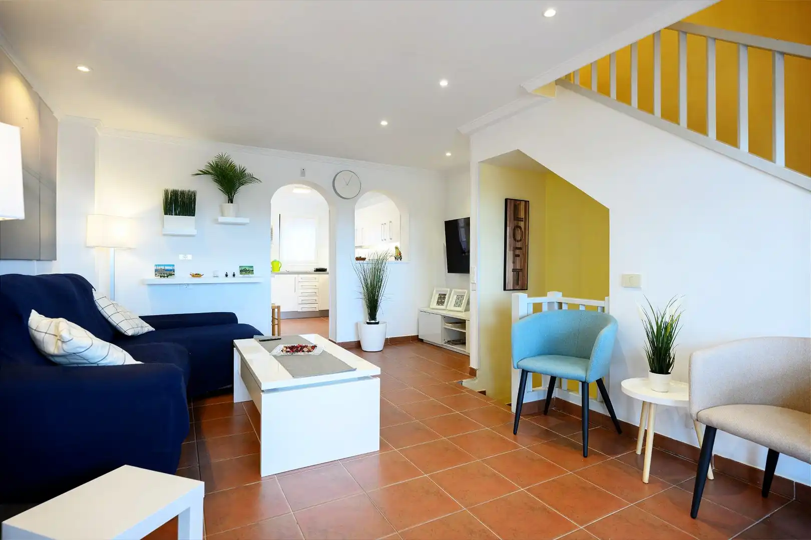 Wohnzimmer von Einfamilien-Reihenhaus zur Miete in San Bartolomé de Tirajana mit Klimaanlage, Privatgarten und Terrasse