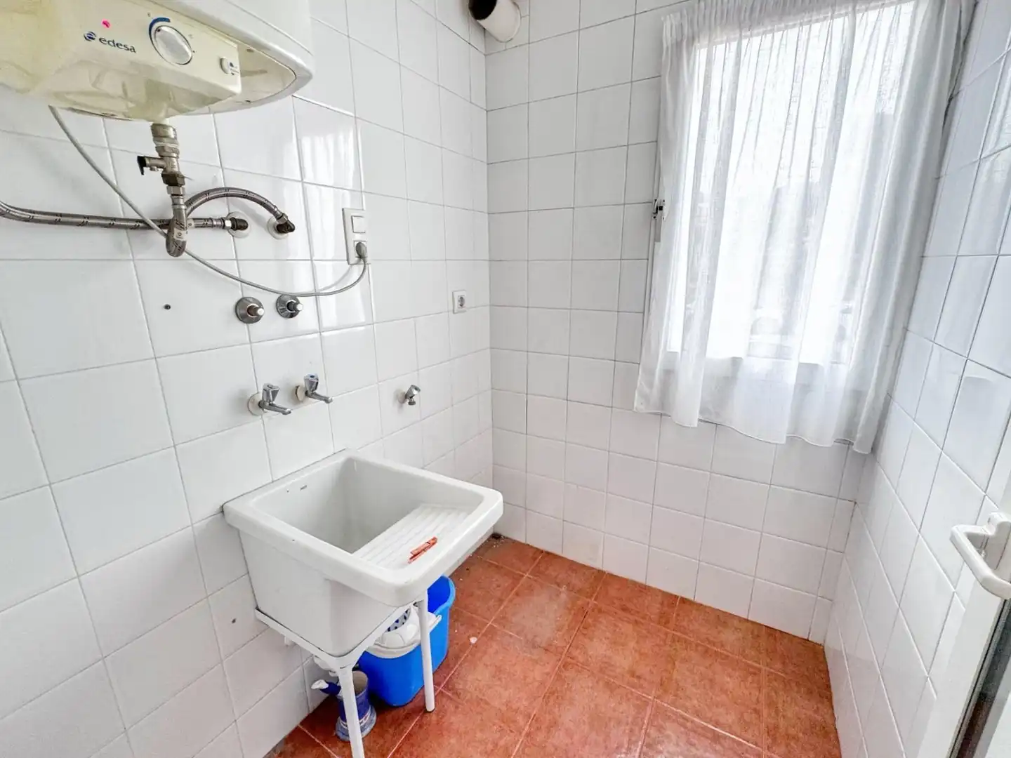 Baño de Casa adosada en venta en Petrer con Jardín privado, Balcón y Piscina comunitaria
