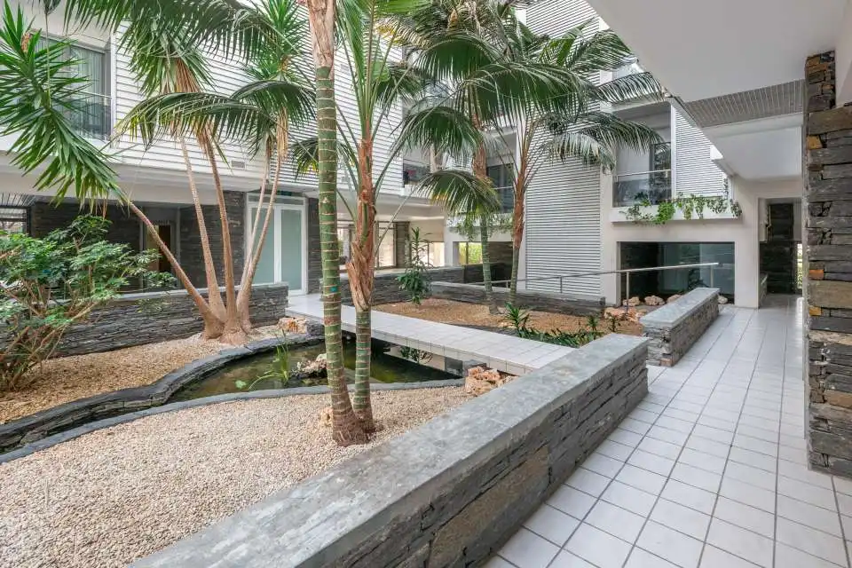 Vista exterior de Pis en venda en Zarautz amb Aire condicionat, Calefacció i Jardí privat