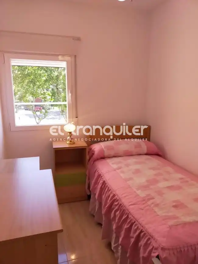 Habitación de Piso de alquiler en Madrid con Terraza, Amueblado y Lavadora