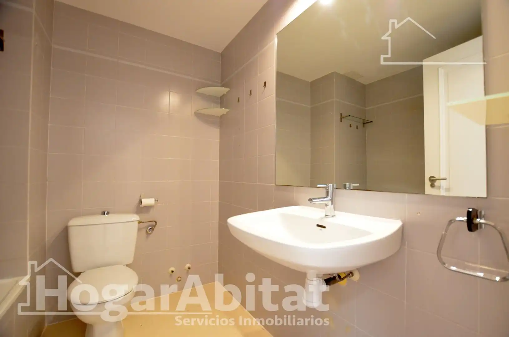Bathroom of Flat for sale in Gandia  with Parquet flooring and Balcony