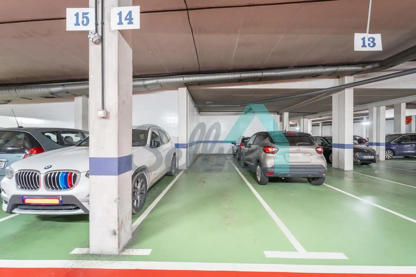 Aparcament de Pis en venda en Oviedo  amb Calefacció i Parquet