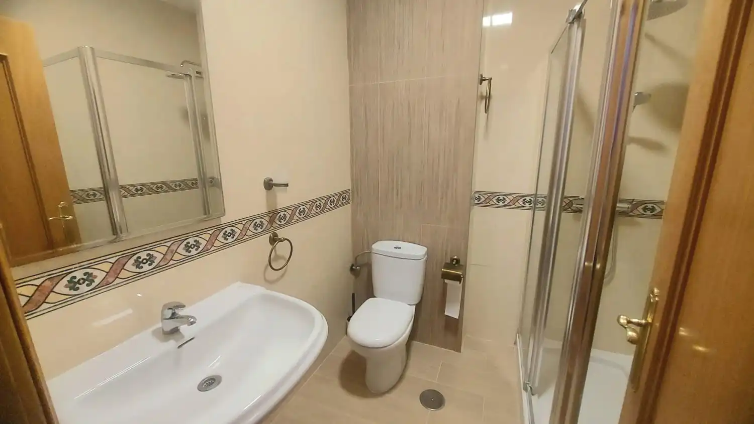 Baño de Piso en venta en Jaén con Aire acondicionado, Calefacción y Amueblado