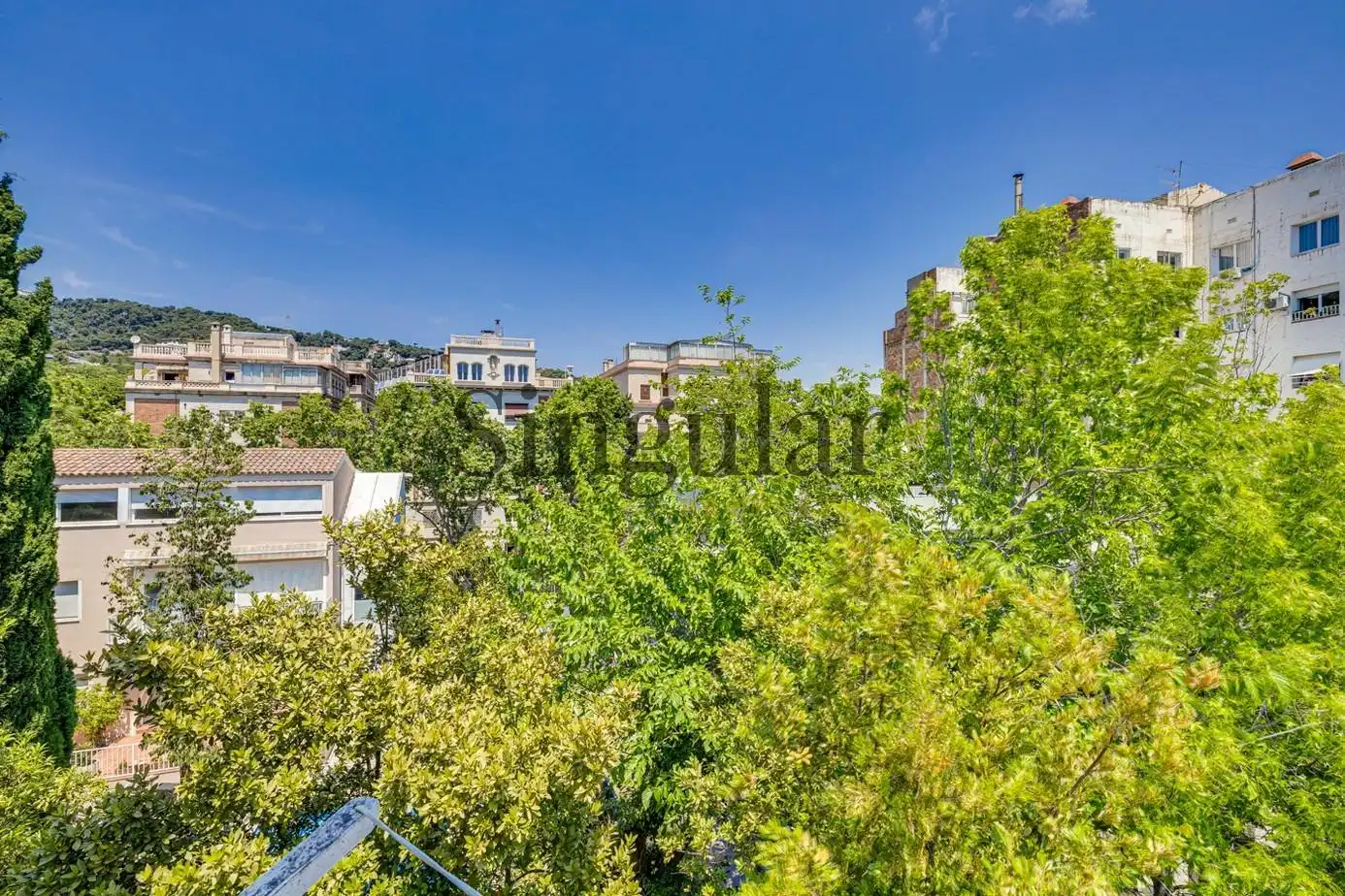 Vista exterior de Àtic en venda en Barcelona