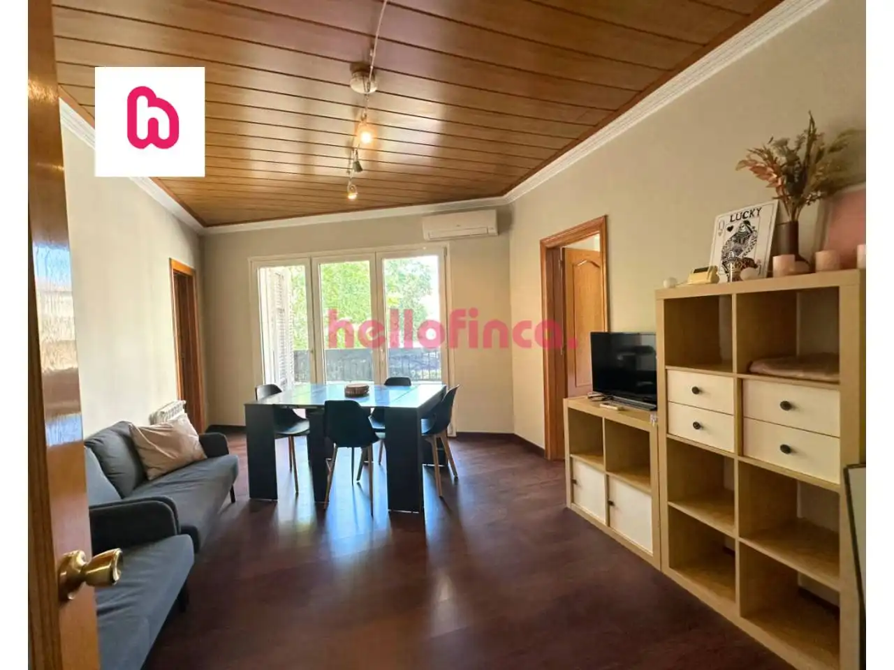 Flat with terrace for sale in Calle Barcelona