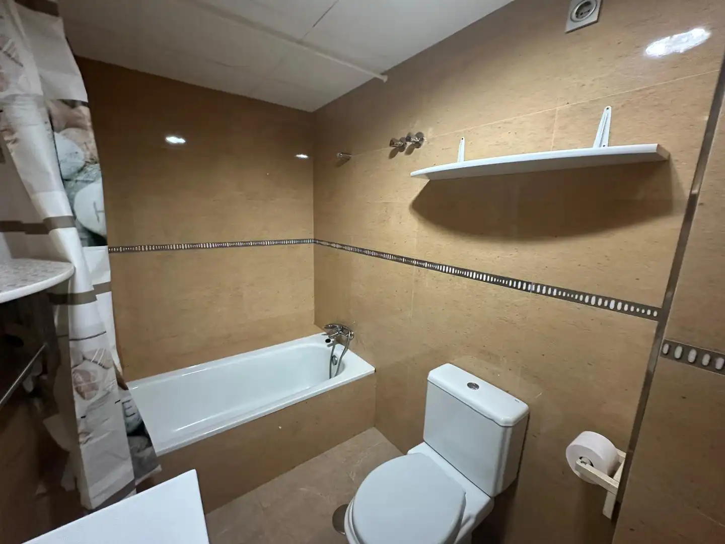 Badezimmer von Wohnung zum Verkauf in Murcia mit Klimaanlage, Abstellraum und Möbliert
