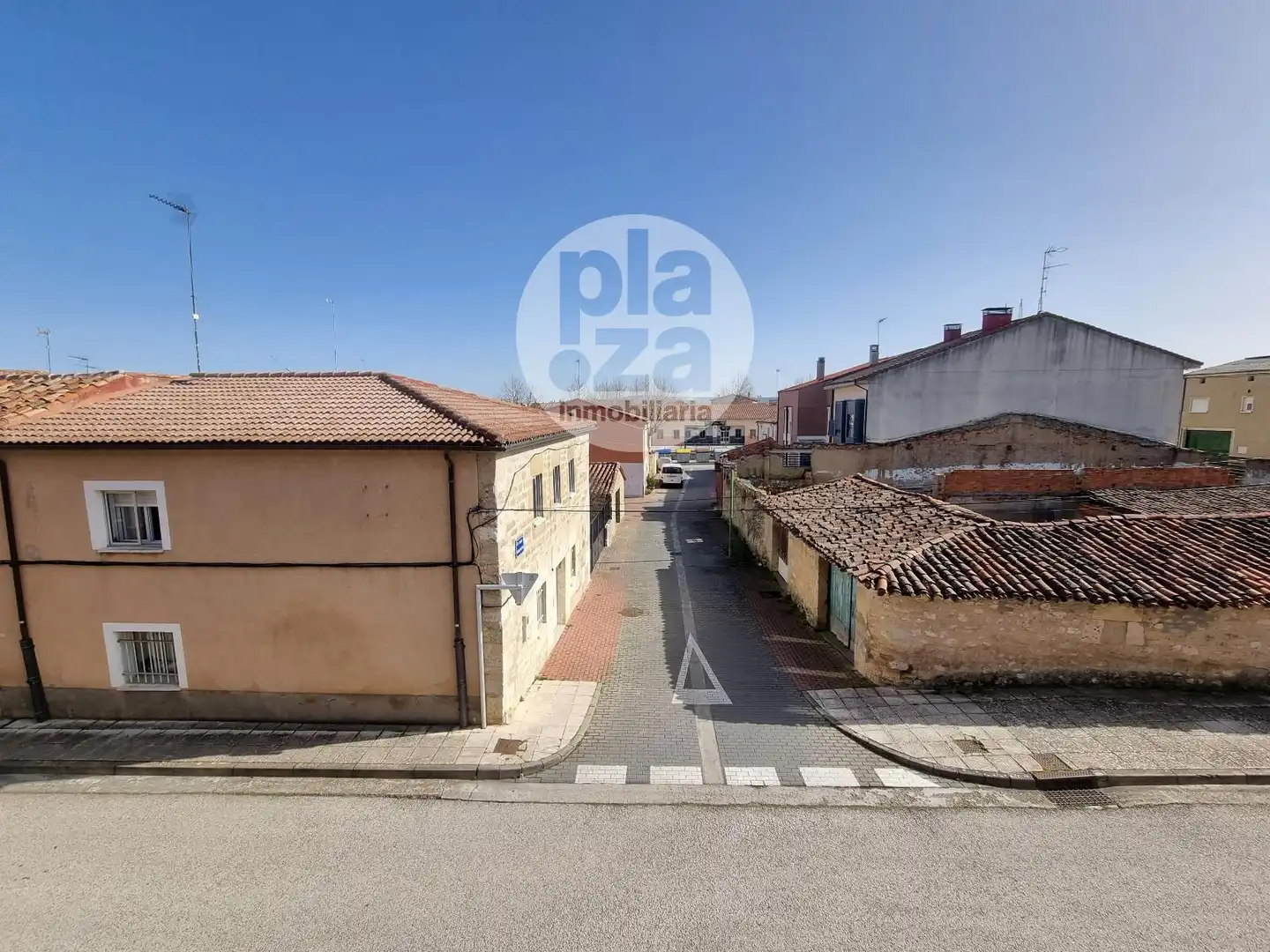 Vista exterior de Casa adosada en venta en Burgos con Calefacción y Jardín privado
