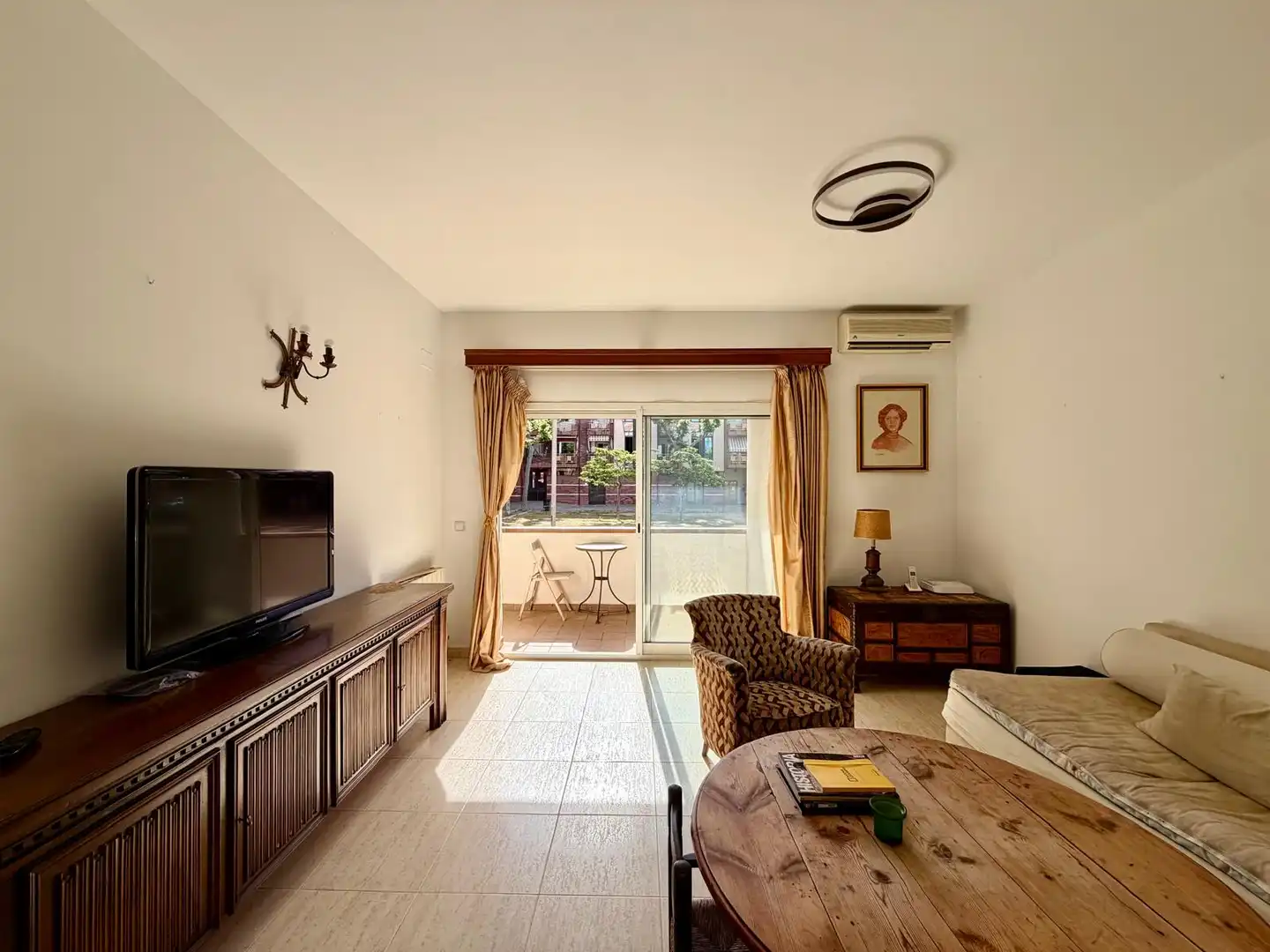 Sala d'estar de Pis en venda en Palamós amb Aire condicionat, Terrassa i Moblat