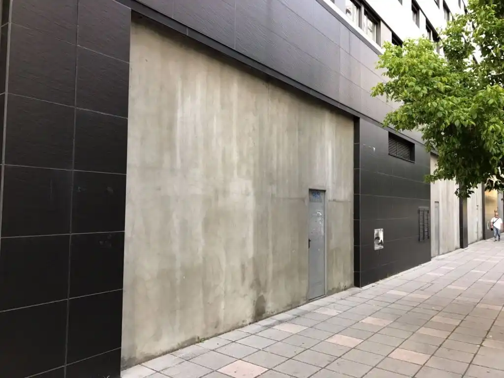 Business premises for sale in Calle Joaquin Soler Serrano 10, imagen 2