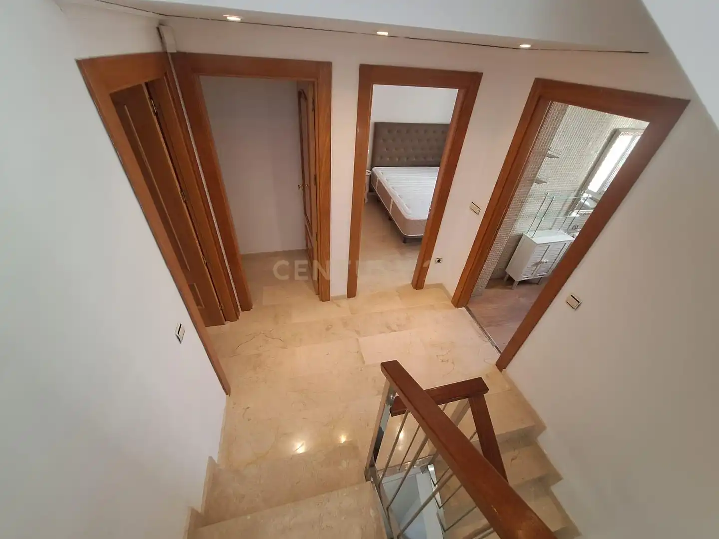Casa adosada de alquiler en Marbella con Aire acondicionado, Trastero y Piscina