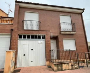 Exterior view of Single-family semi-detached for sale in Rincón de Soto