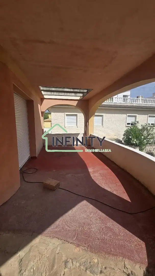 Terrassa de Casa o xalet en venda en Oliva amb Aire condicionat, Terrassa i Traster