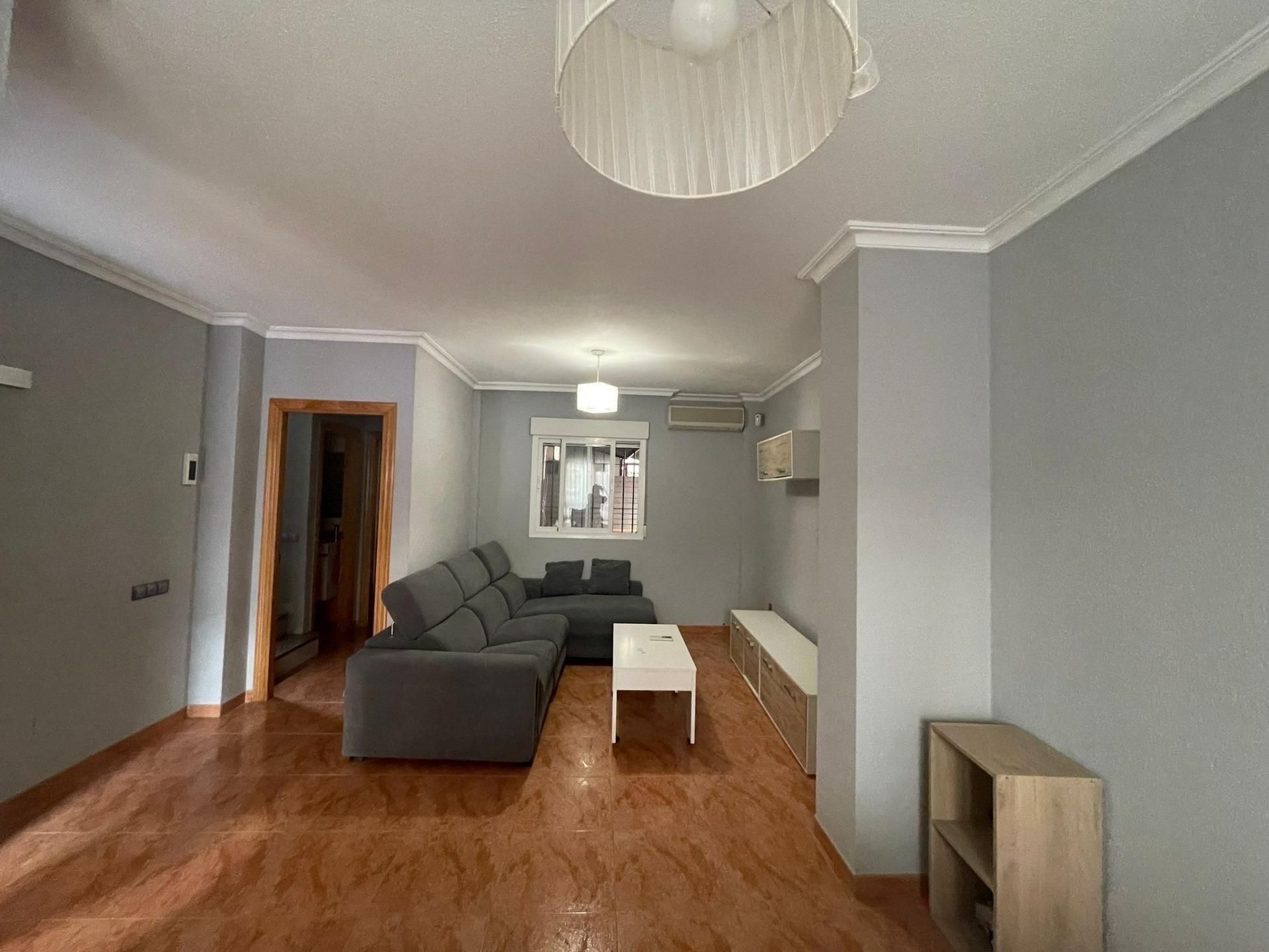 Vista exterior de Casa o xalet en venda en Roquetas de Mar amb Aire condicionat i Terrassa