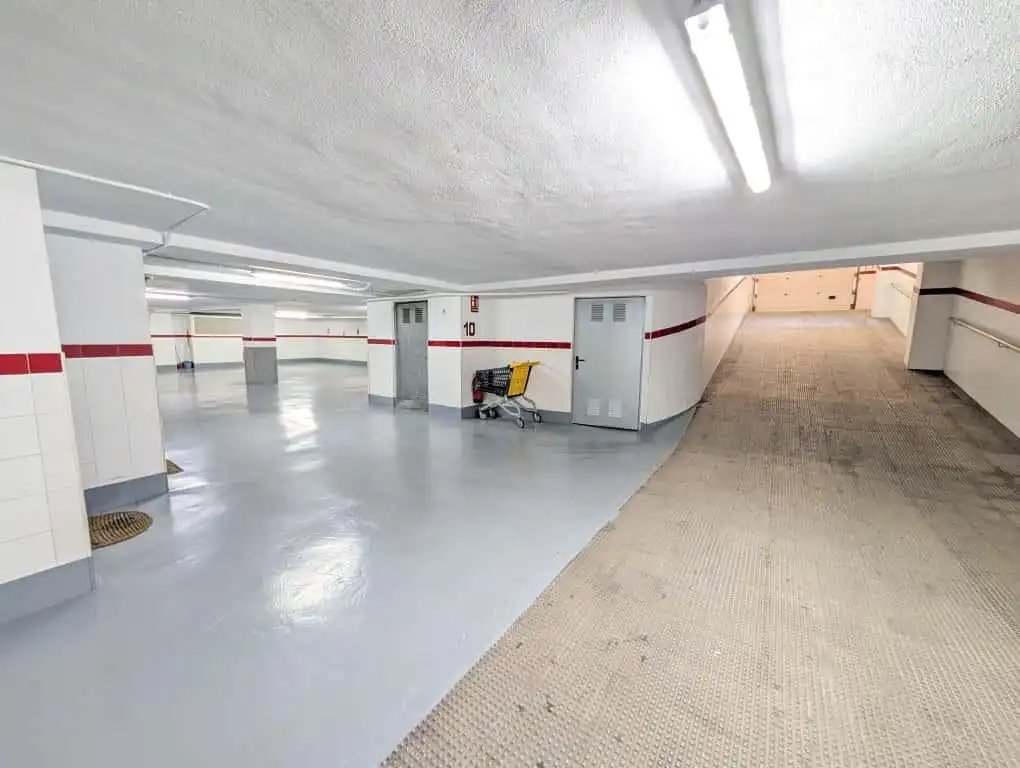 Aparcament de Dúplex en venda en Gandia amb Aire condicionat, Terrassa i Traster
