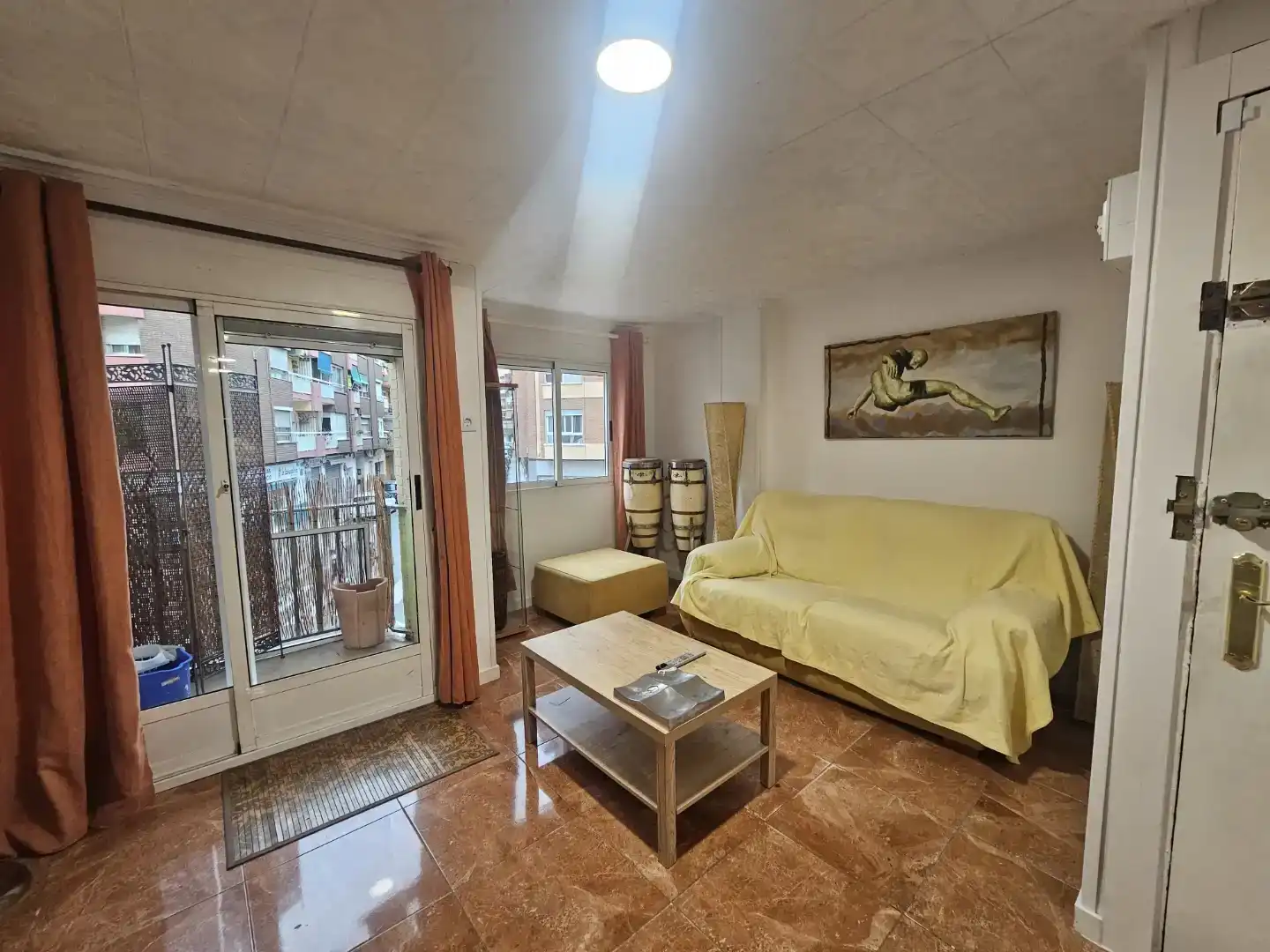 Living room of Flat for share in Torrent  with Air Conditioner, Furnished and Washing machine