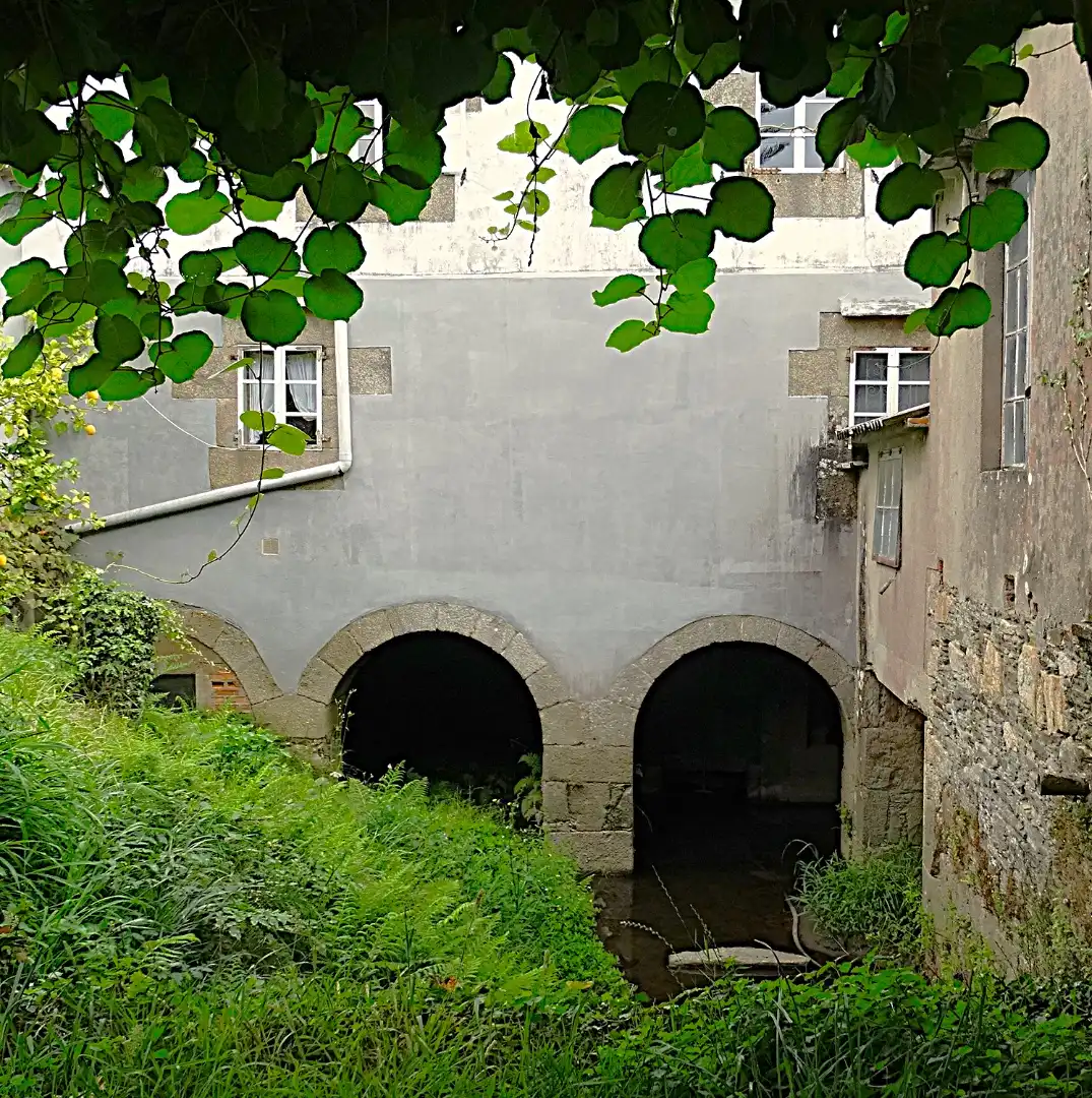 Vista exterior de Finca rústica en venda en Narón amb Calefacció, Jardí privat i Parquet