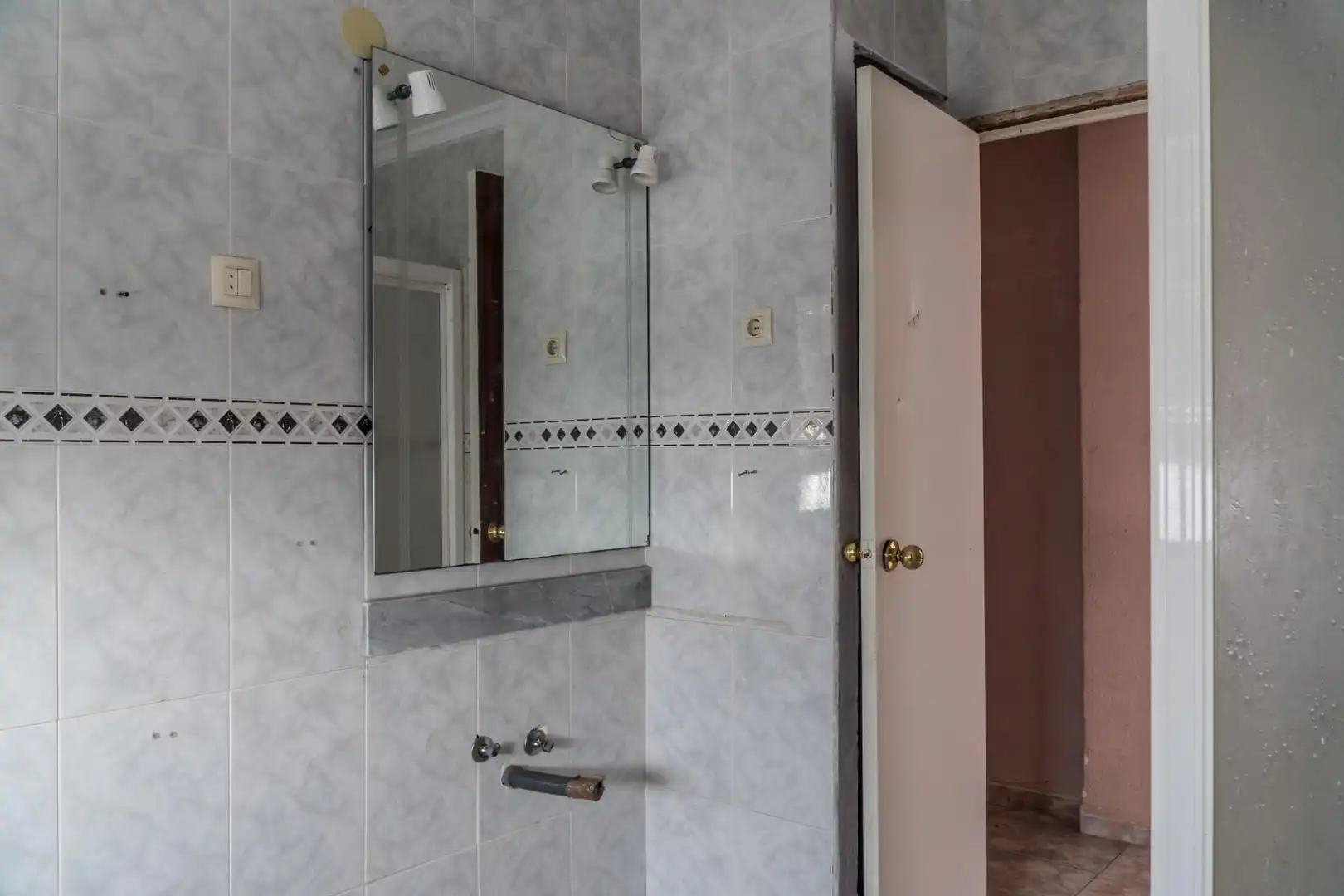 Bathroom of Flat for sale in Linares