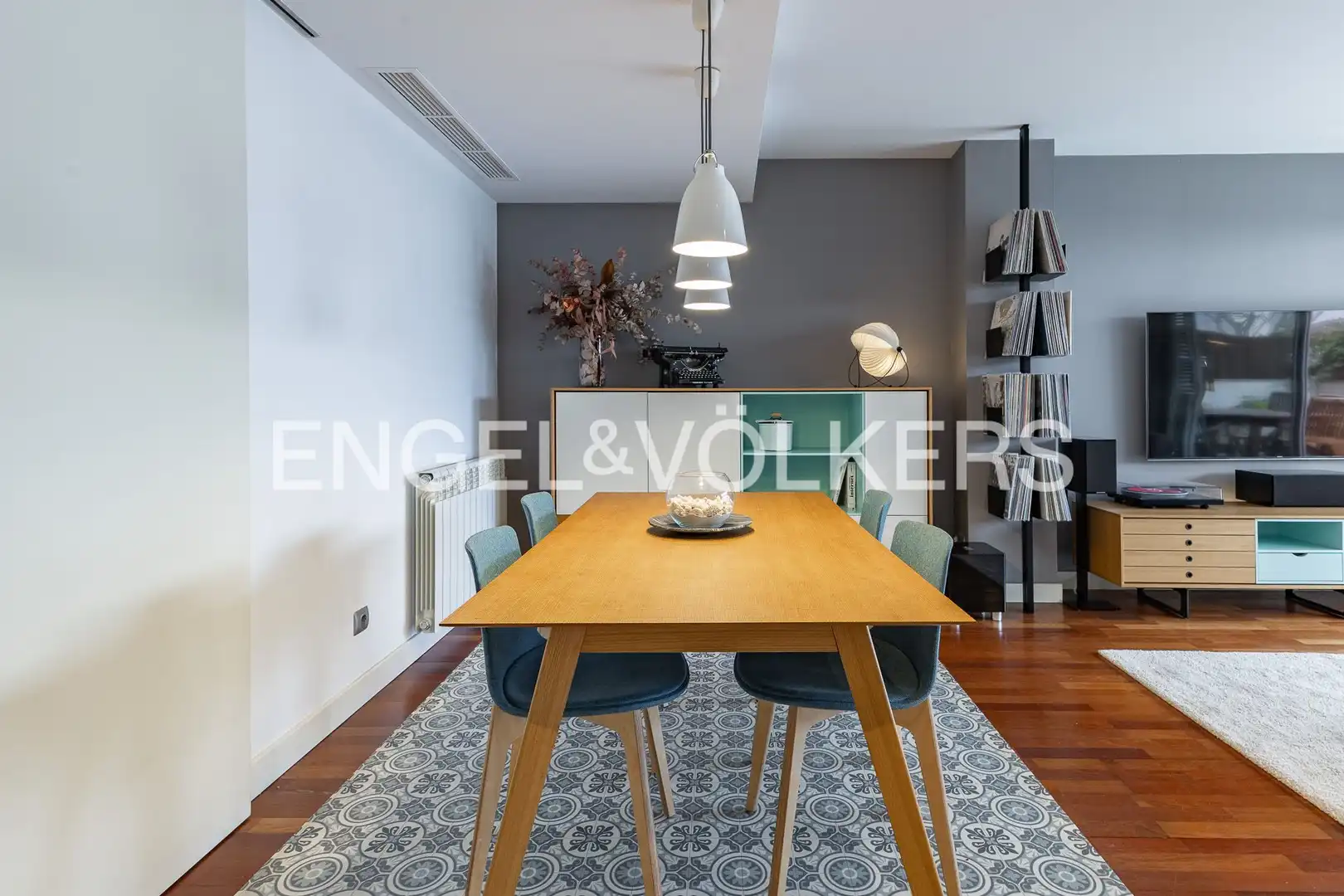 Comedor de Piso en venta en Sant Cugat del Vallès con Aire acondicionado, Calefacción y Jardín privado