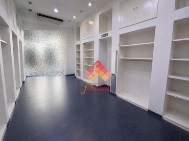 Local comercial de lloguer a Casco Histórico