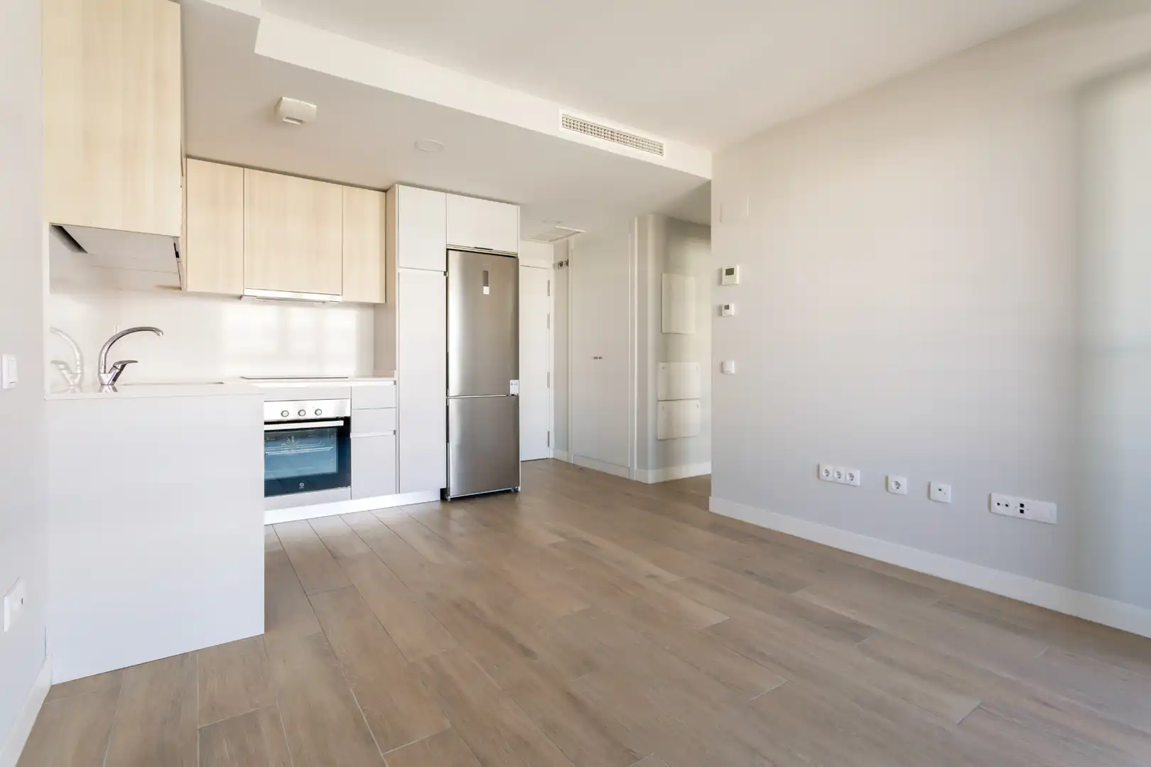 Piso con piscina en venta en Avenida de Juan Antonio Samaranch 51, imagen 2
